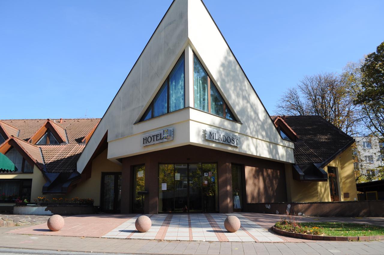 Hotel Mladost Lipany Exterior foto