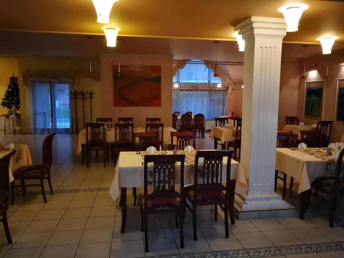 Hotel Mladost Lipany Exterior foto