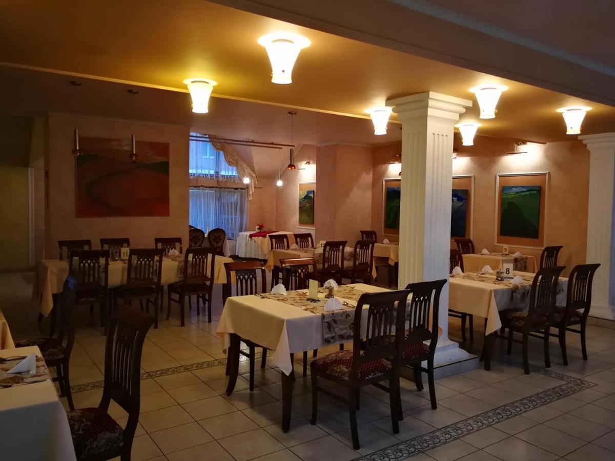 Hotel Mladost Lipany Exterior foto